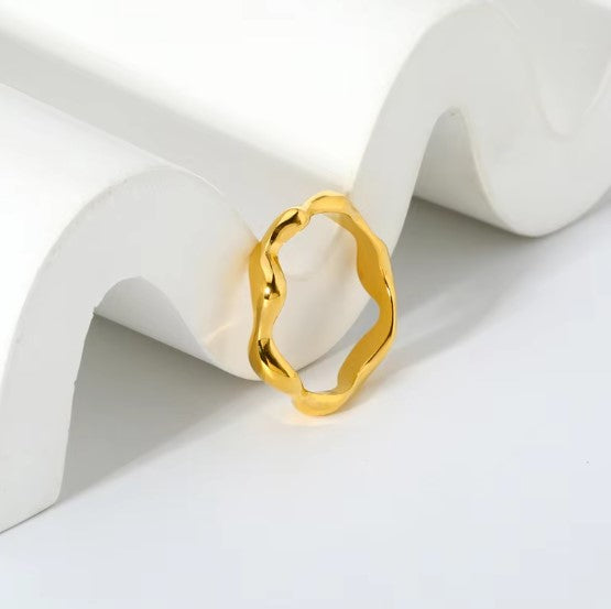 CHARLOTTE GOLD RING