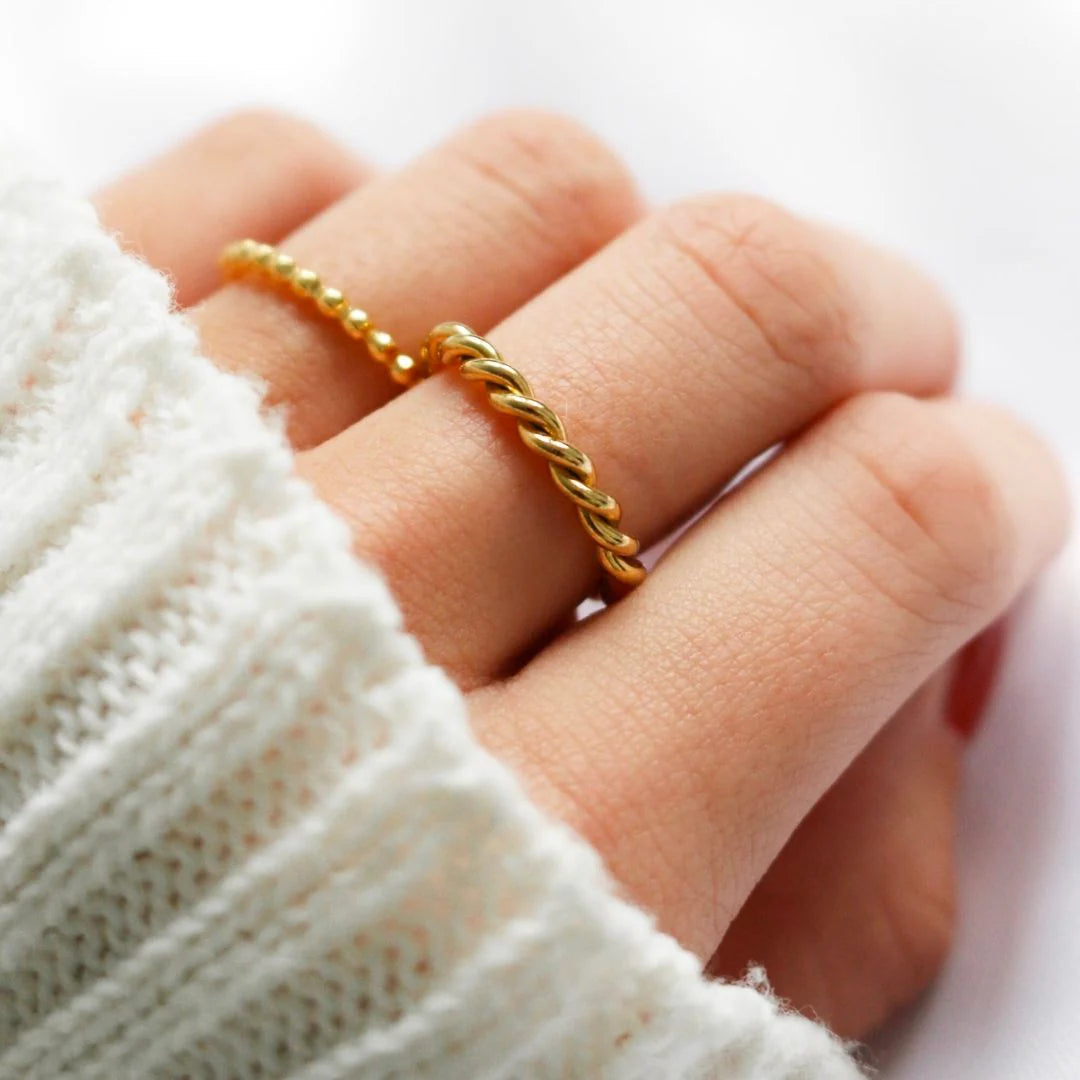 TWISTED ROPE RING